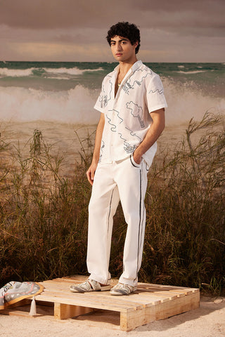 Shivan & Narresh Saun White Embroidered Shirt; Saun Print; White color; Men's Resort Wear; Men's Embroidered Shirt